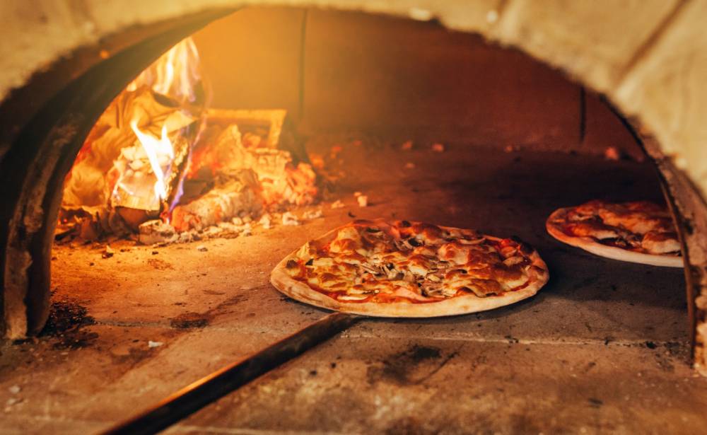 Pizza au feu de bois près de Mûrs-Erigné
